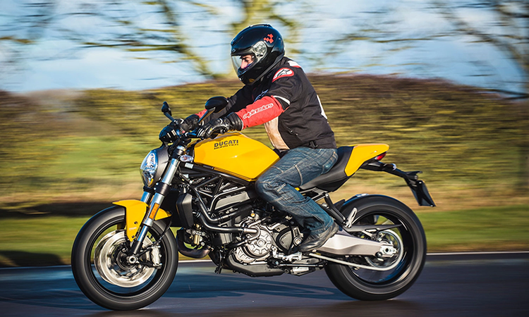 Ducati Monster 821 2